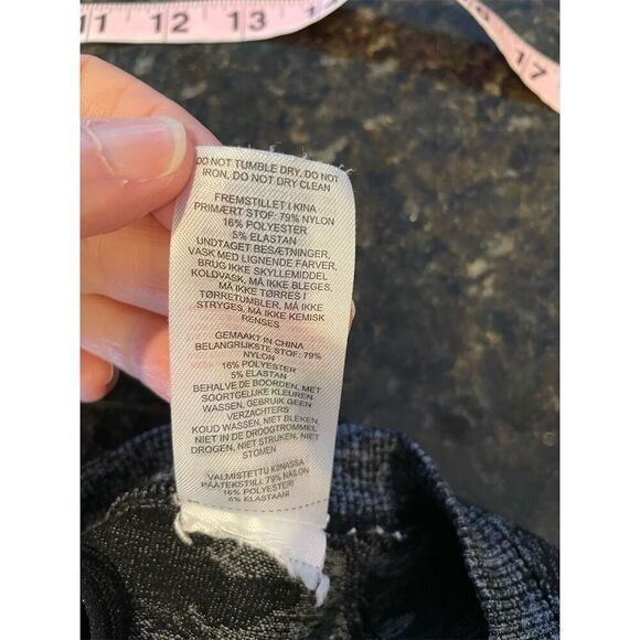 Gymshark Women's Camo Seamless Long Sleeve Crop Top Black Size L - Picture 6 of 6